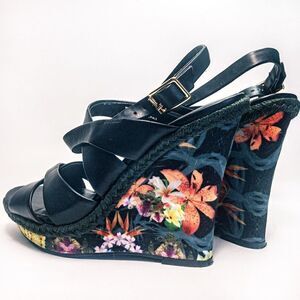 Cosmopolitan Black Floral Wedge Sandals Sz 9M